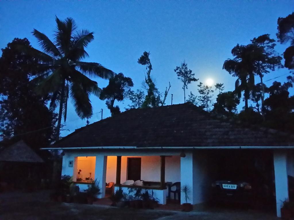 The Blue Mountains Estate Stay Madikeri Exteriör bild