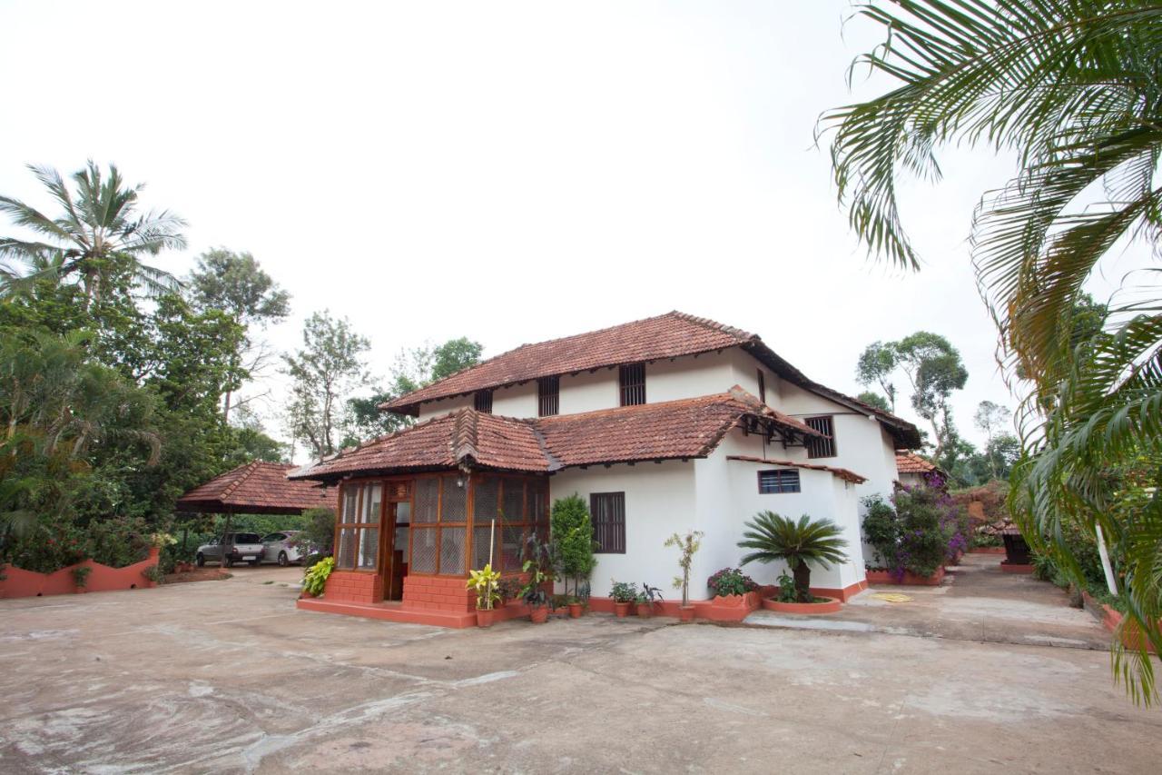 The Blue Mountains Estate Stay Madikeri Exteriör bild