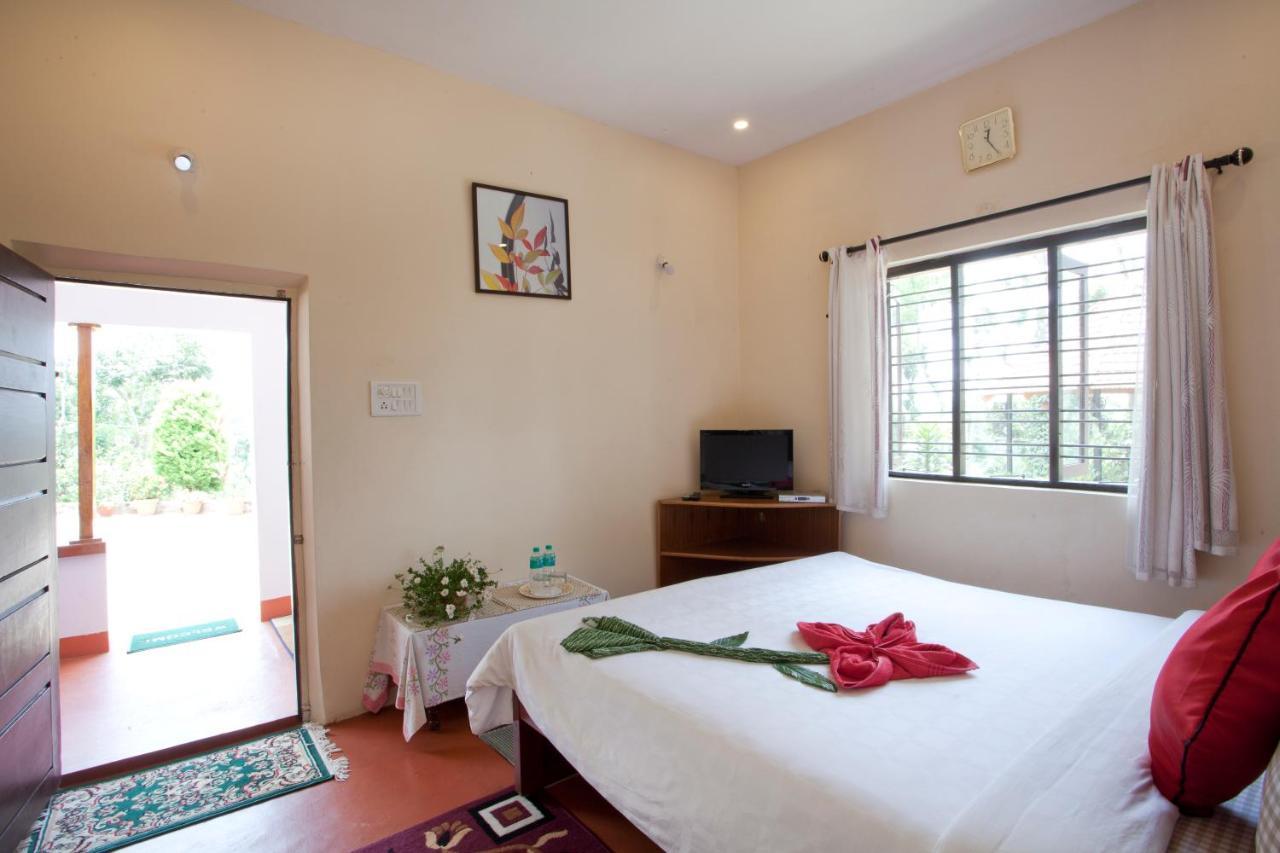The Blue Mountains Estate Stay Madikeri Exteriör bild