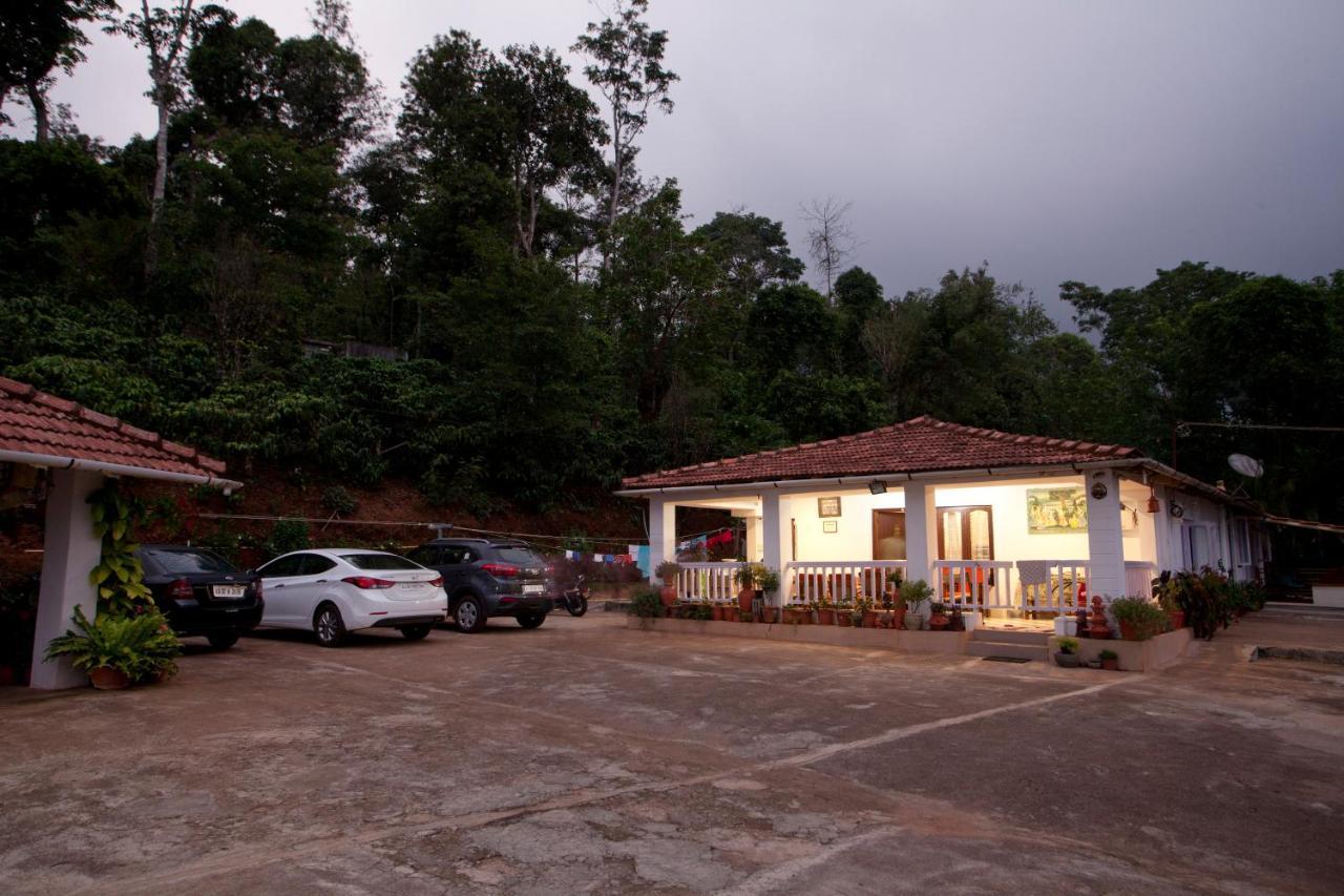 The Blue Mountains Estate Stay Madikeri Exteriör bild