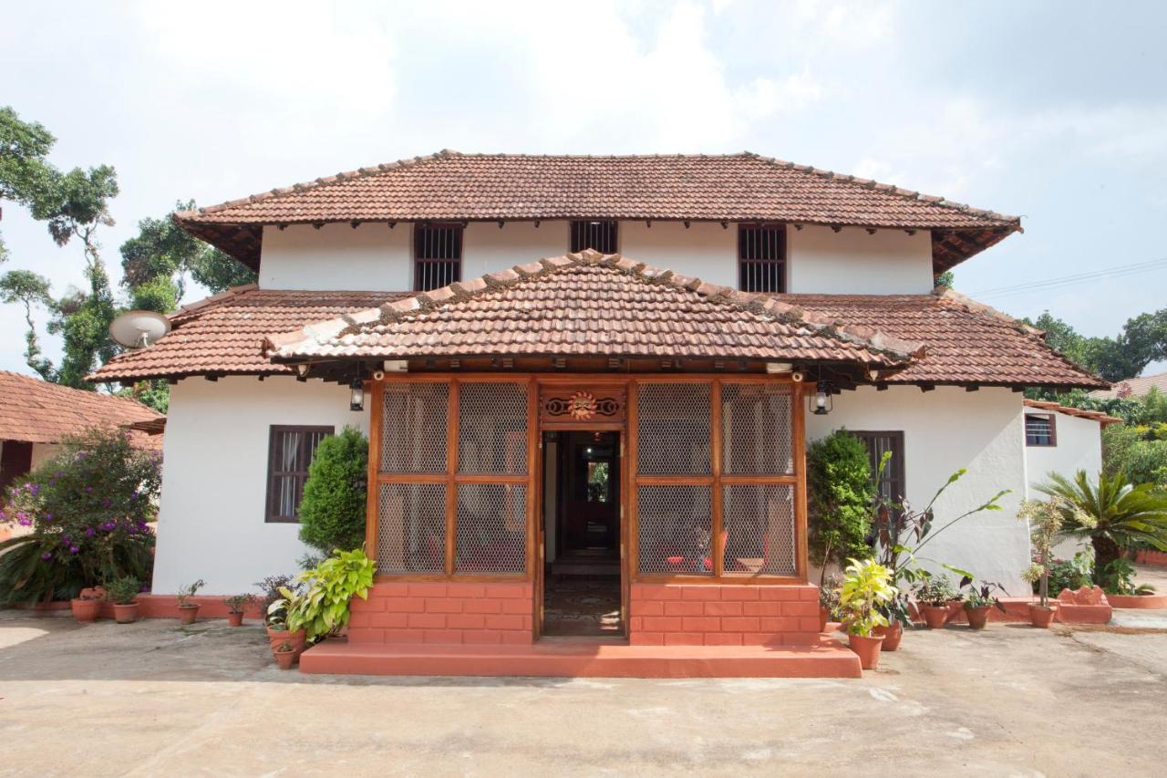 The Blue Mountains Estate Stay Madikeri Exteriör bild